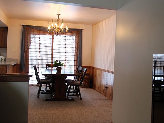 3rd image of 9210 Oakview Dr