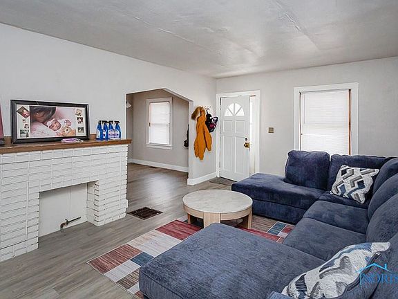 2nd image of 3618 Watson Ave