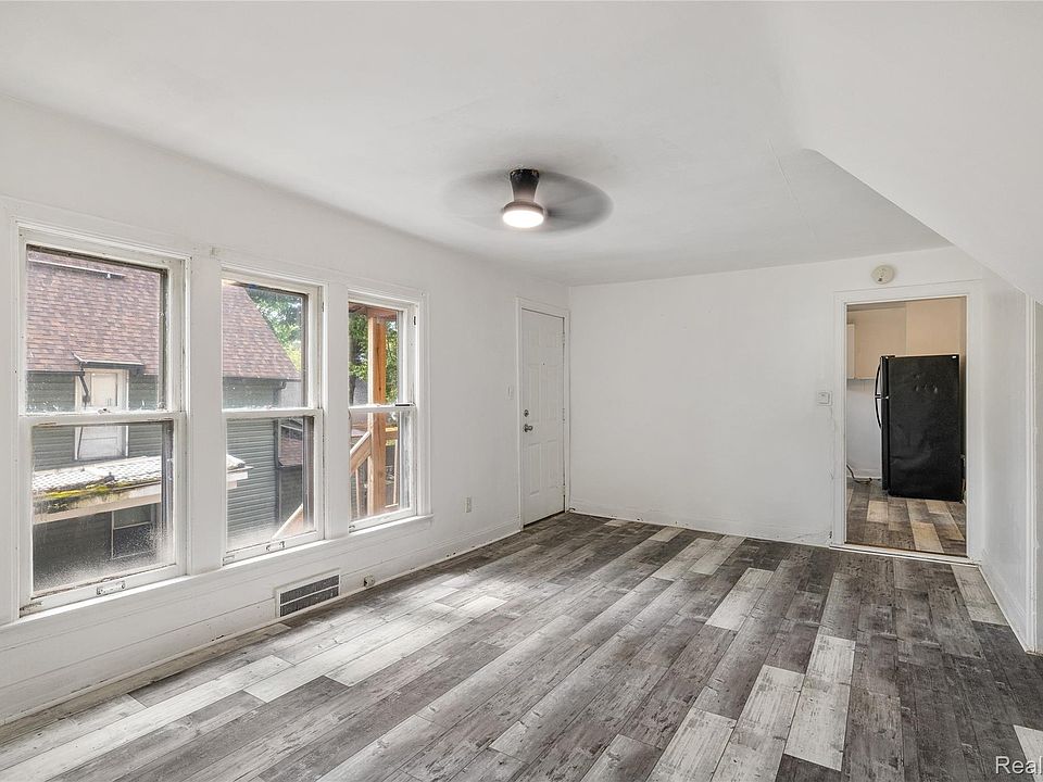 242 Crocker Blvd, photo 8