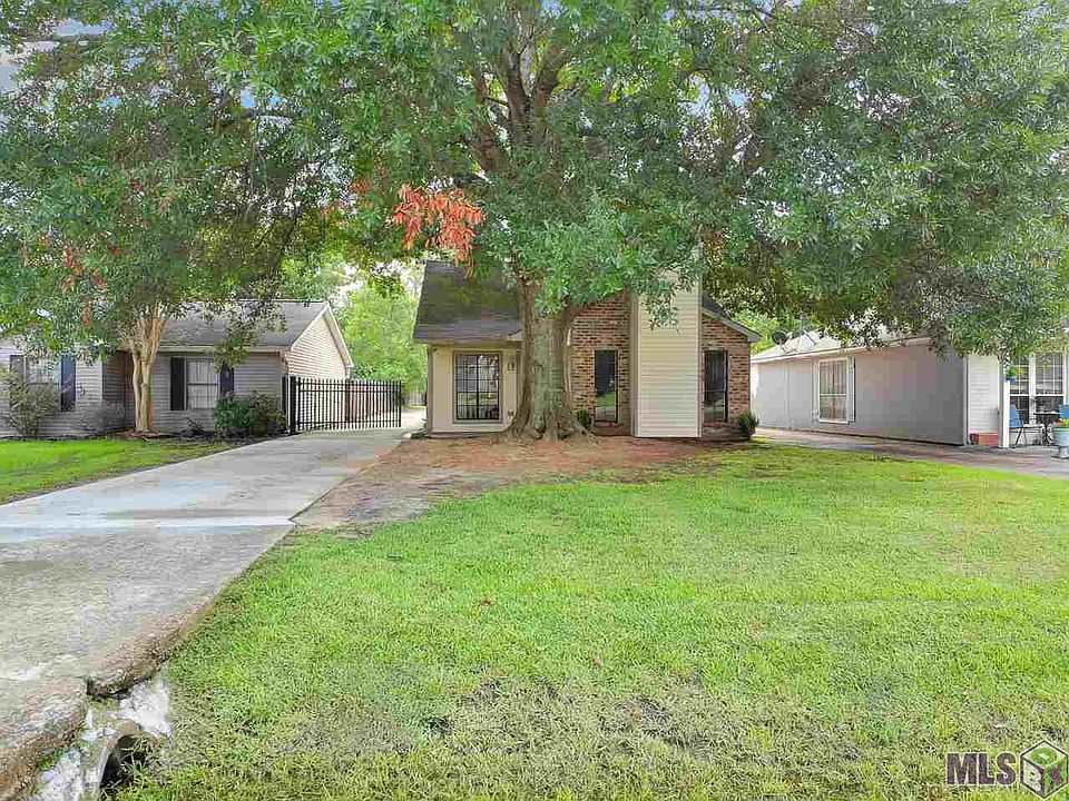 1st image of 30572 Fairway View Dr