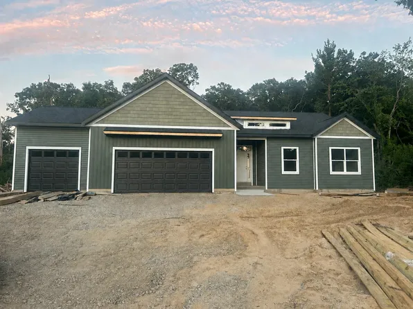 6226 English Ave NE, Comstock Park, MI 49321