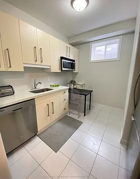 13 Gaskin Ct N #B — Photo 5
