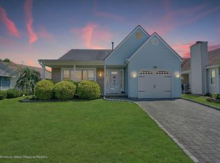 21 Swindon Ct, Toms River, NJ 08757
