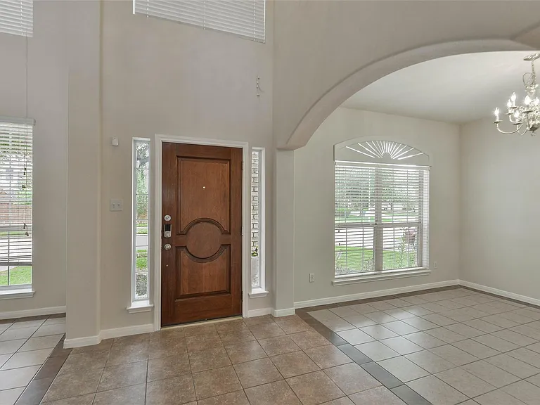 15707 Sandisfield Ln — Photo 4