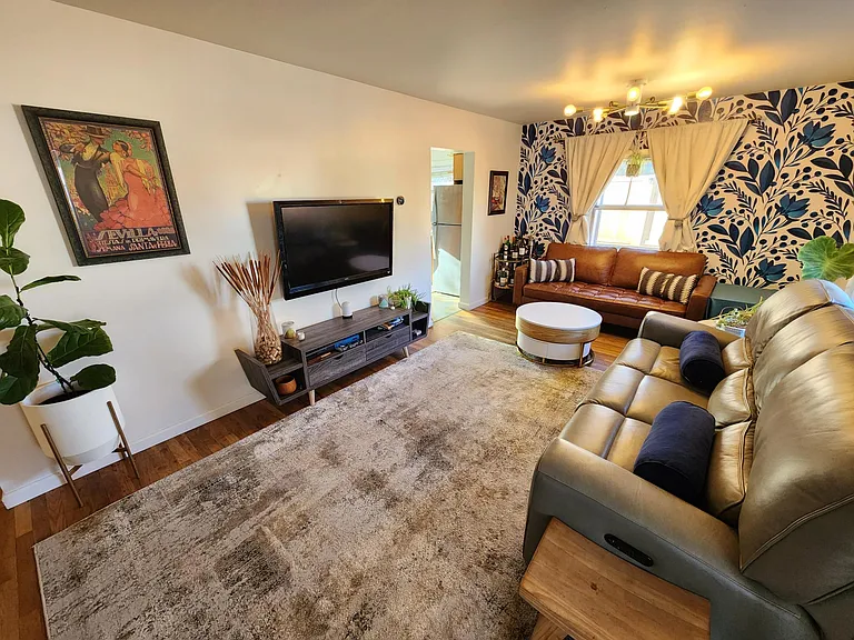 4709 W Irving St — Photo 4
