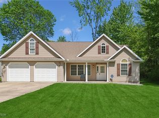 98 Rockaway Dr, Rome, OH 44085