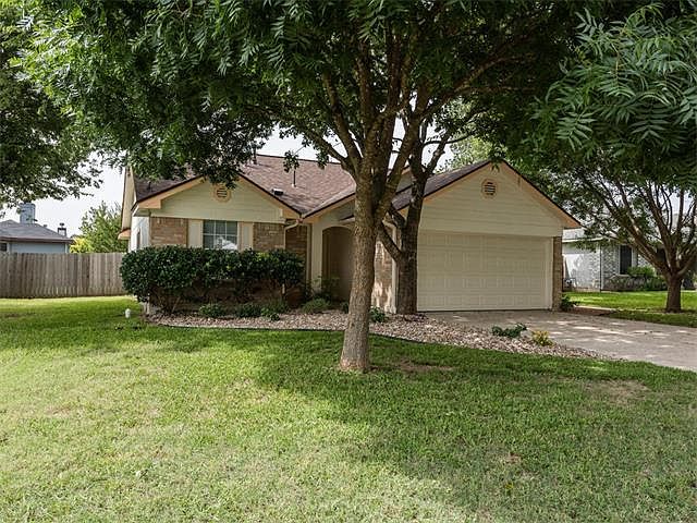 1st image of 108 Wisteria Dr