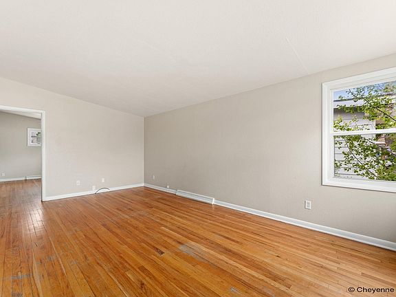 3rd image of 3312 Birch Pl