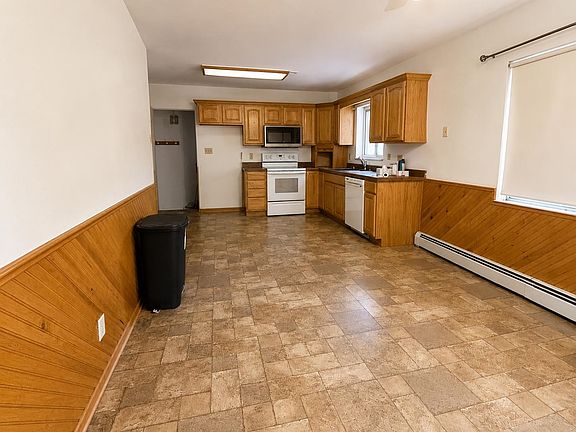 5th image of 1500 N Trumbull St
