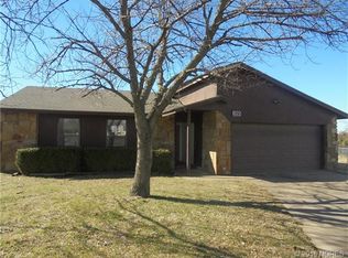 1822 W Laredo Pl S, Broken Arrow, OK 74012