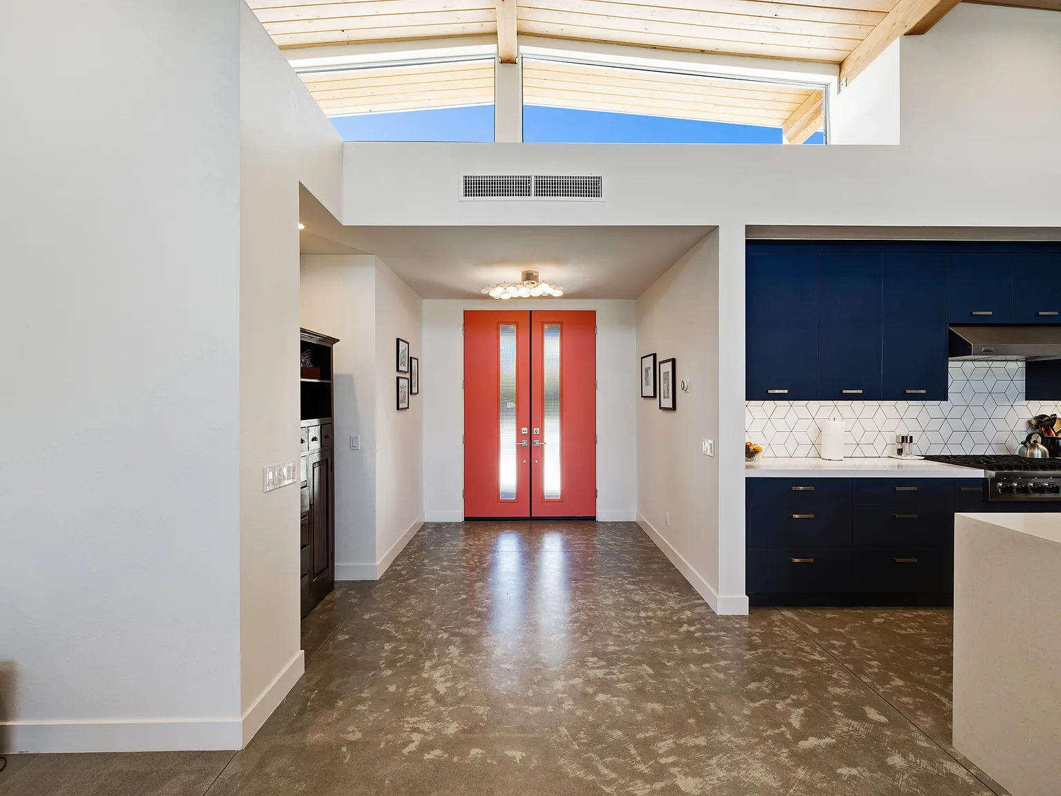 4 bed, 3.5 bath, 3005 sqft, $7,500 — Photo 3