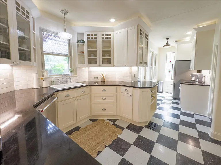 1512 Northwood Rd — Photo 15