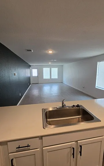 430 Sarah Way — Photo 3