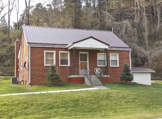 1026 Wolf Creek Rd, Narrows, VA 24124