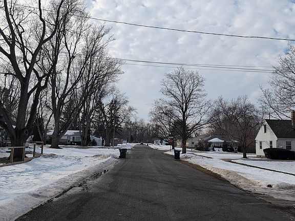 5th image of 3710 Alamo Ave