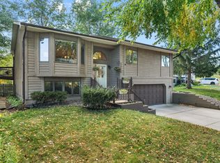 5926 Otter View Trl, White Bear Township, MN 55110