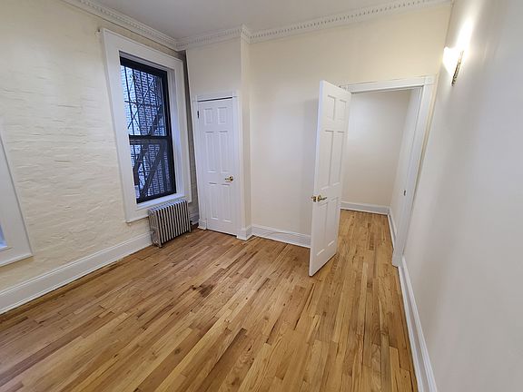 4th image of 110 6th Ave #12