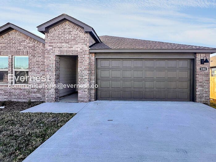 1st image of 104 E Sunbelt Ct