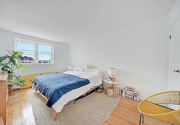 4th image of 131 Beach 123 St #3