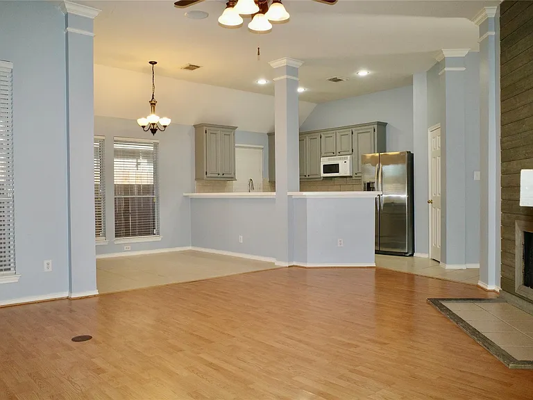 1506 Rogers Lake Ln — Photo 12