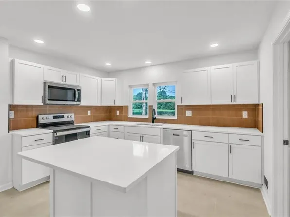 12926 Virginia Ave, Kansas City, MO 64146