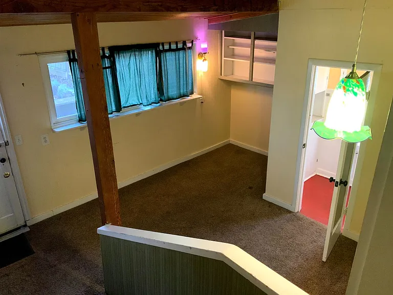 4 Bedroom, 1.5 Bath House — Photo 17