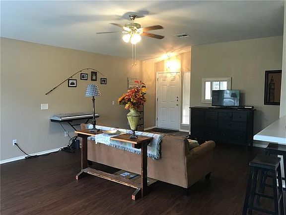 5th image of 17601 Van Horn Ct