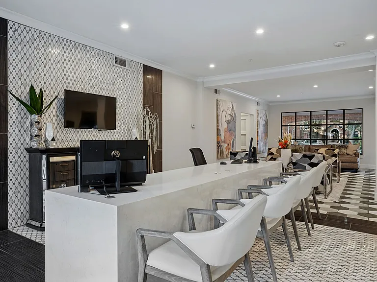 Carrara at Cole — Photo 32