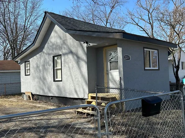 22217 Columbus Ave, Warren, MI 48089