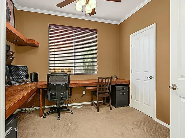 24011 SE 11th Pl — Photo 13
