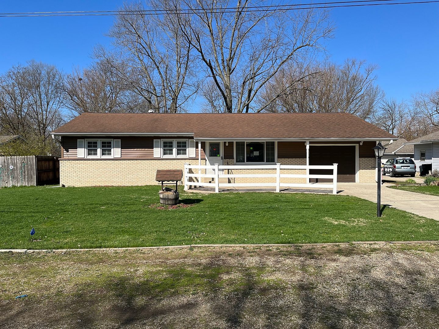 819 S Cedar St, Delavan, IL 61734 Zillow