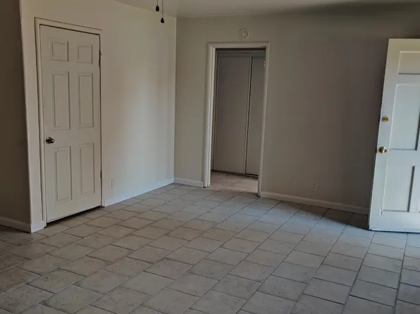 1003 Barney St, Merced, CA 95340