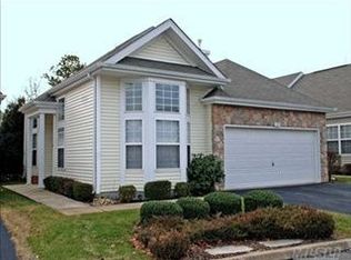 432 Leisure Dr, Ridge, NY 11961