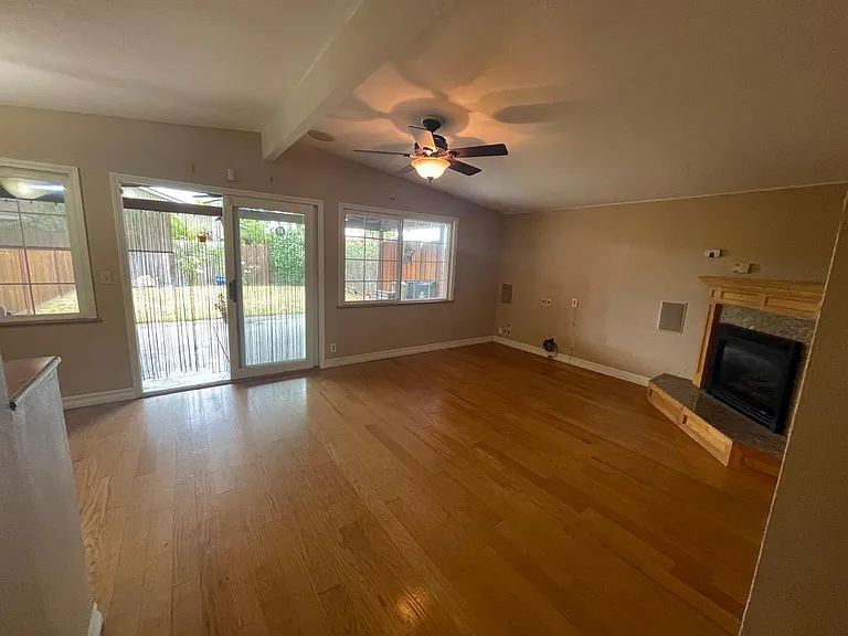4424 Gina St #4424 — Photo 6