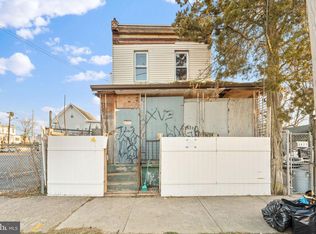 2622 Saunders St, Camden, NJ 08105