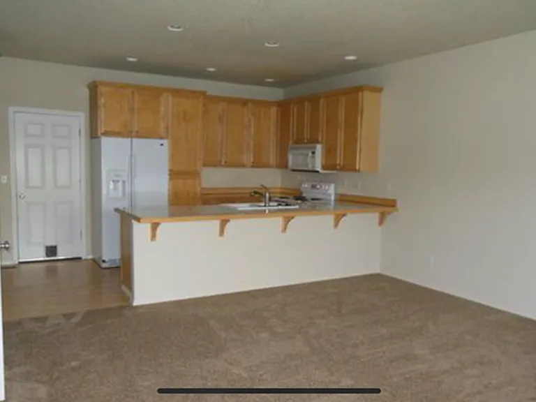 3205 NW Foxtail Pl — Photo 2