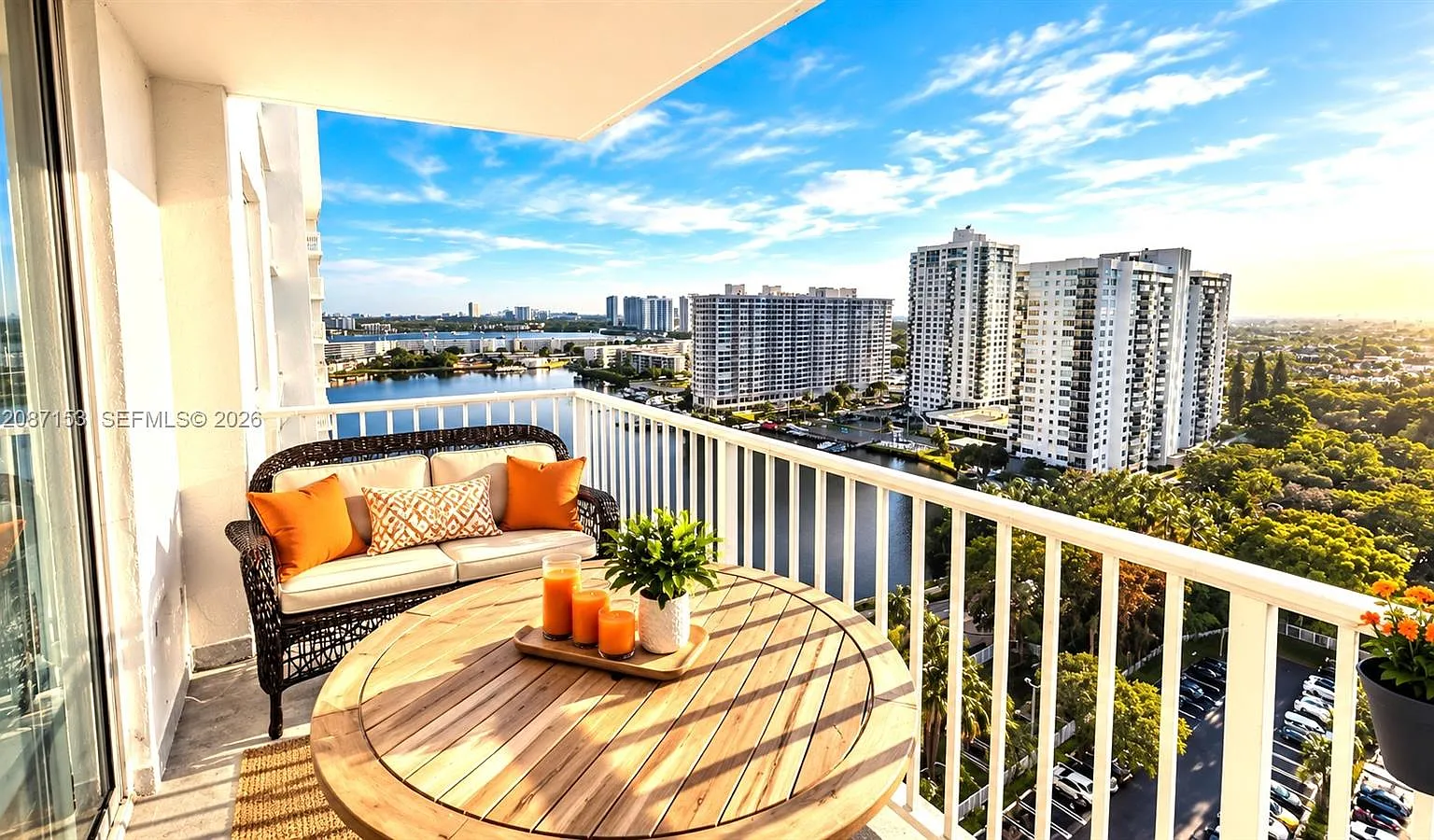 Admirals Port Condo West — Photo 2