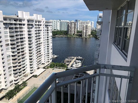 4th image of 18021 Biscayne Blvd APT 1902