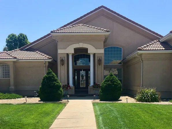 1014 W 12th St, La Junta, CO 81050