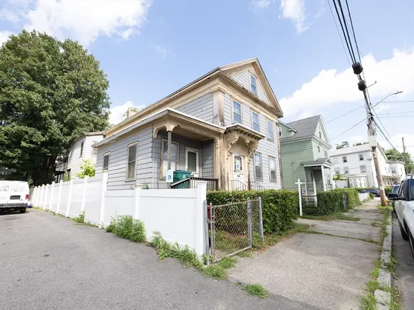 44-46 Fort Hill Ave, Lowell, MA 01852