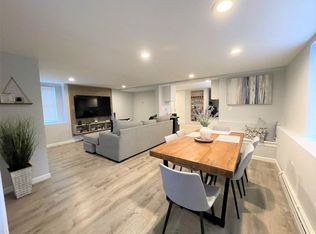 998 Main St APT 1, Wakefield, MA 01880