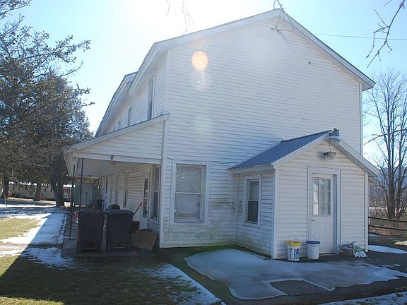 3rd image of 109 Railroad St