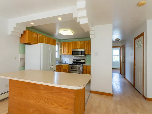 58 Yale Avenue image 3 of 8