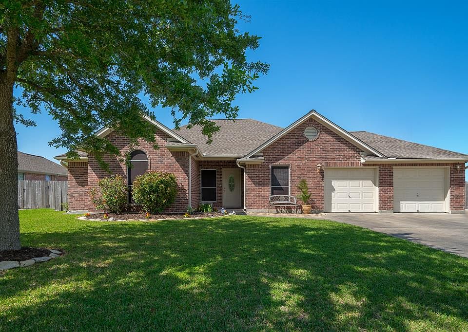1st image of 32 Prairie Knoll Dr