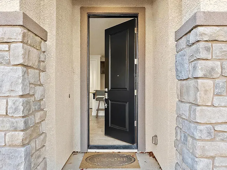 663 Addison Ln — Photo 20