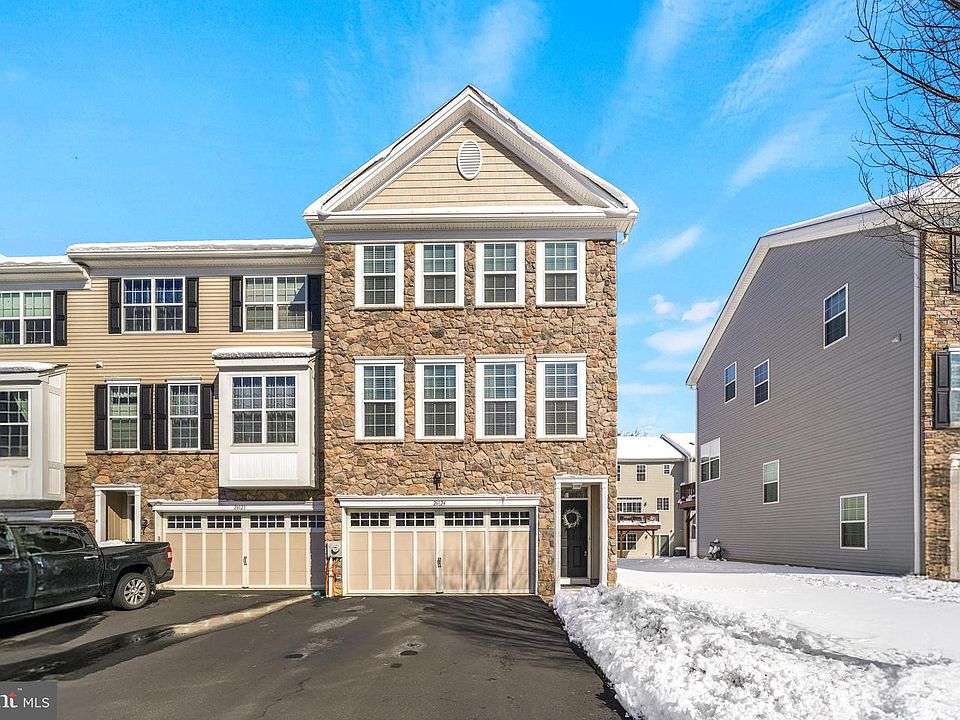 1st image of 26124 Hickory Ln