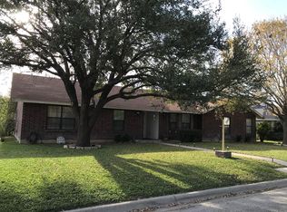 629 Sunrise Ave, Uvalde, TX 78801