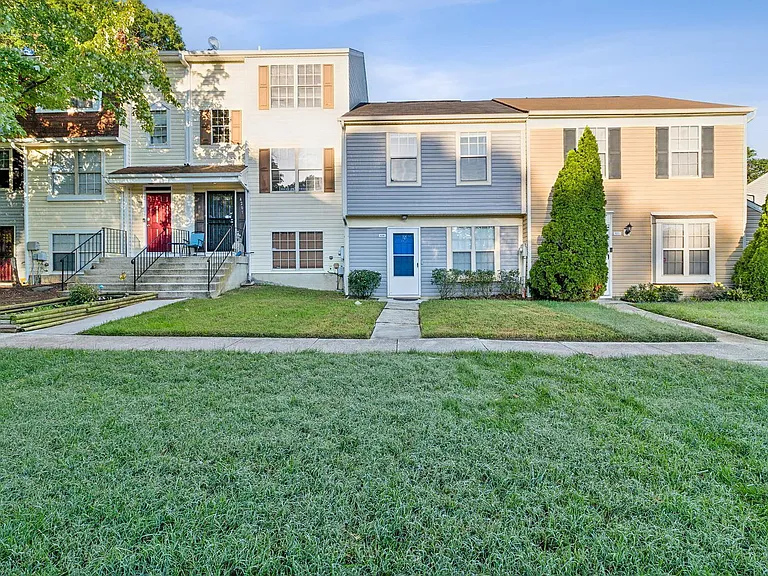 4206 Drake Ct — Photo 3