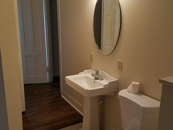 5th image of 53 E Main St