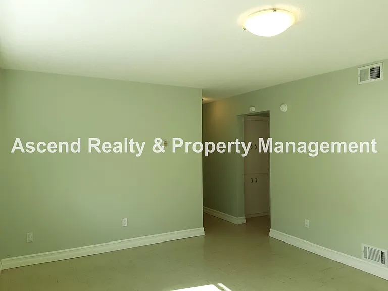 2945 SW 118th Ave — Photo 14